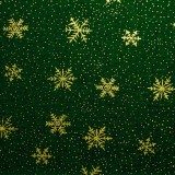 Cristales de nieve sobre verde